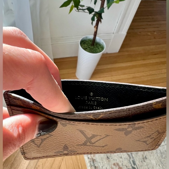 Louis Vuitton Card Holder - Picture 4 of 5